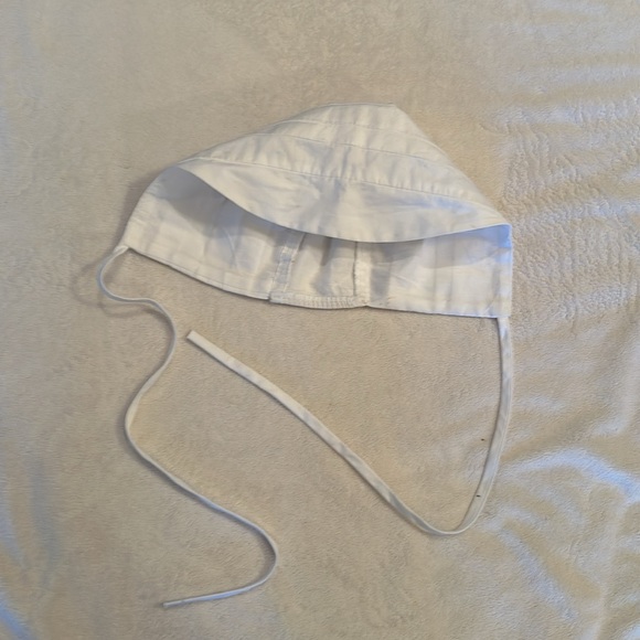 Child’s Baptismal Bonnet/Hat - Picture 2 of 6